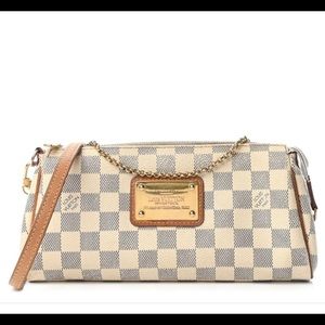 LOUIS VUITTON
Damier Azur Eva Clutch